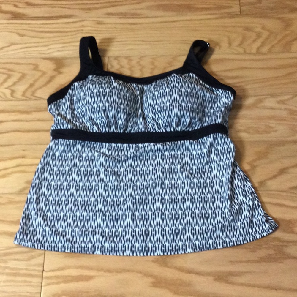 16 Jinxueer black white print tankini